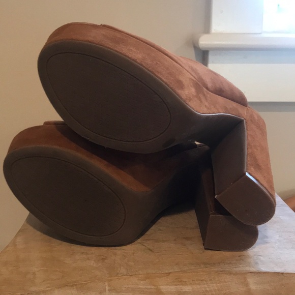 Like new Jessica Simpson Genuine suede platforms - Picture 5 of 5